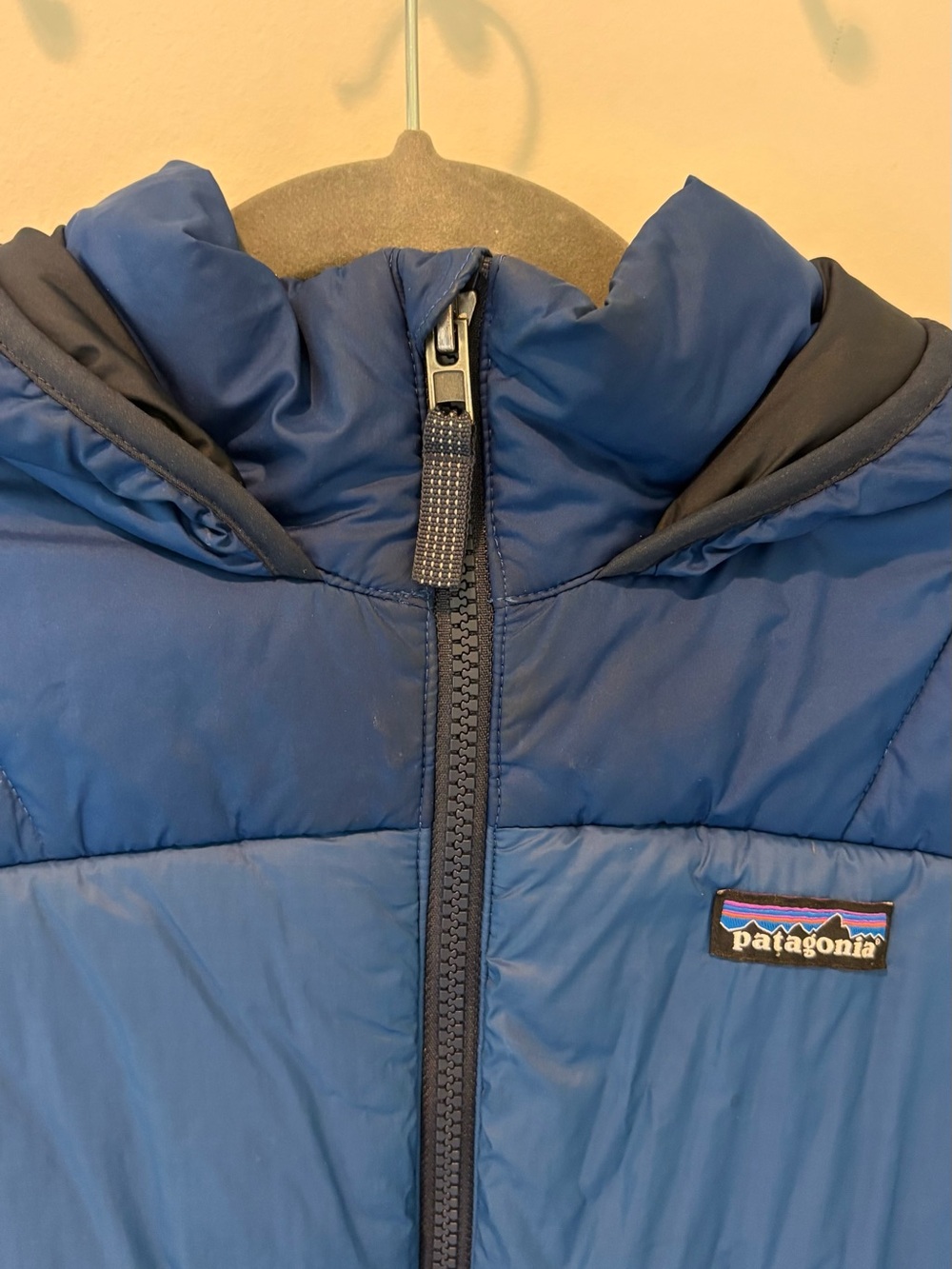Patagonia Kids Blue Hooded Puffer Jacket - Picture 2 of 12